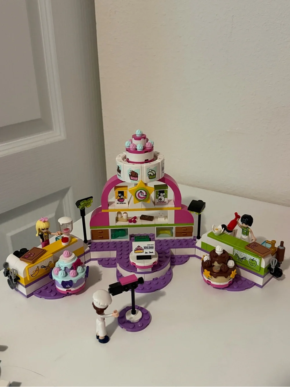 Lego Friends Pink baking competition Lego set